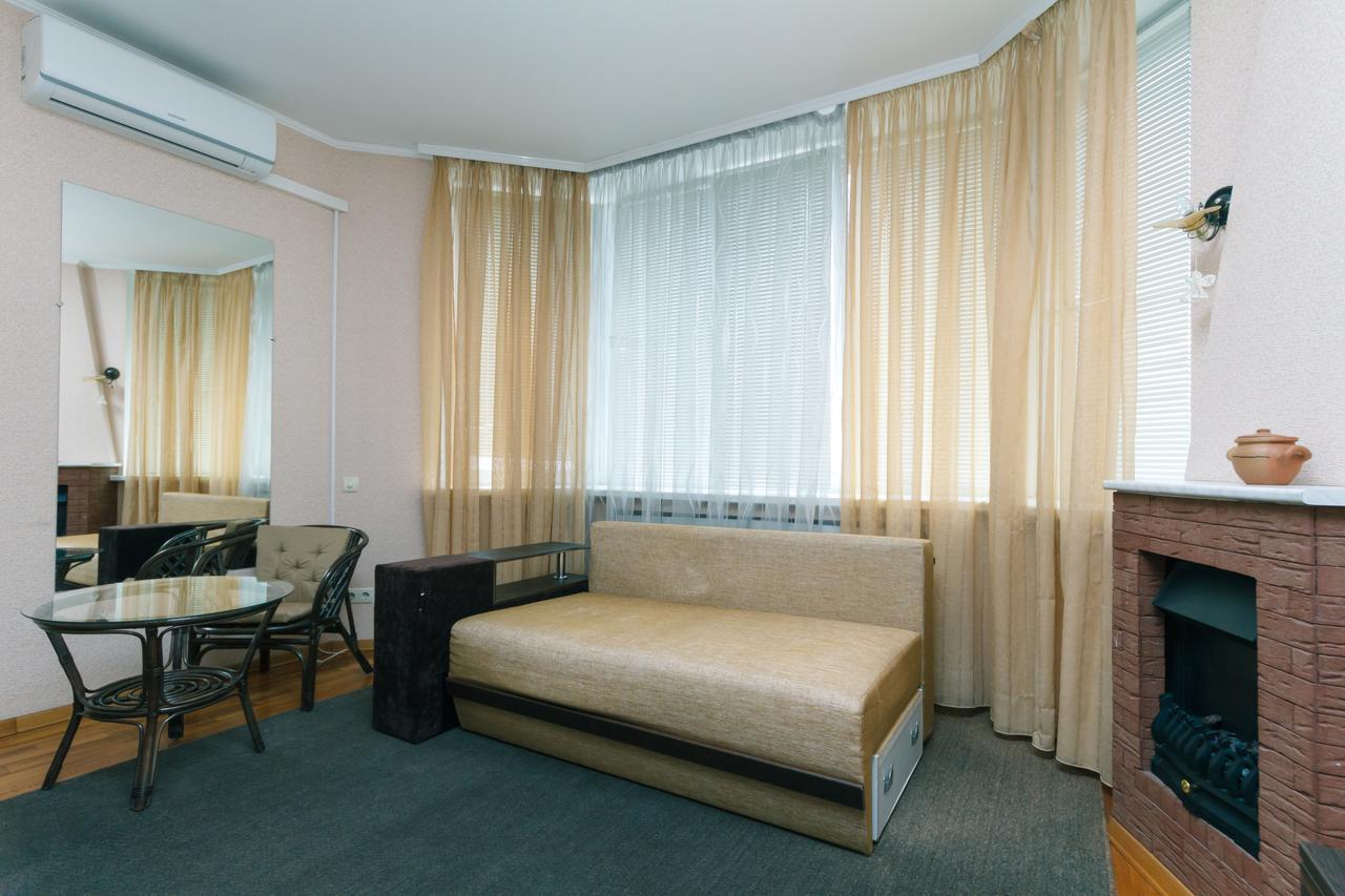 Apartment Poznyaky-Bazhana Kyiv Exterior foto