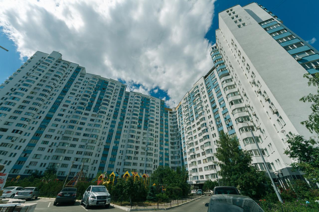 Apartment Poznyaky-Bazhana Kyiv Exterior foto