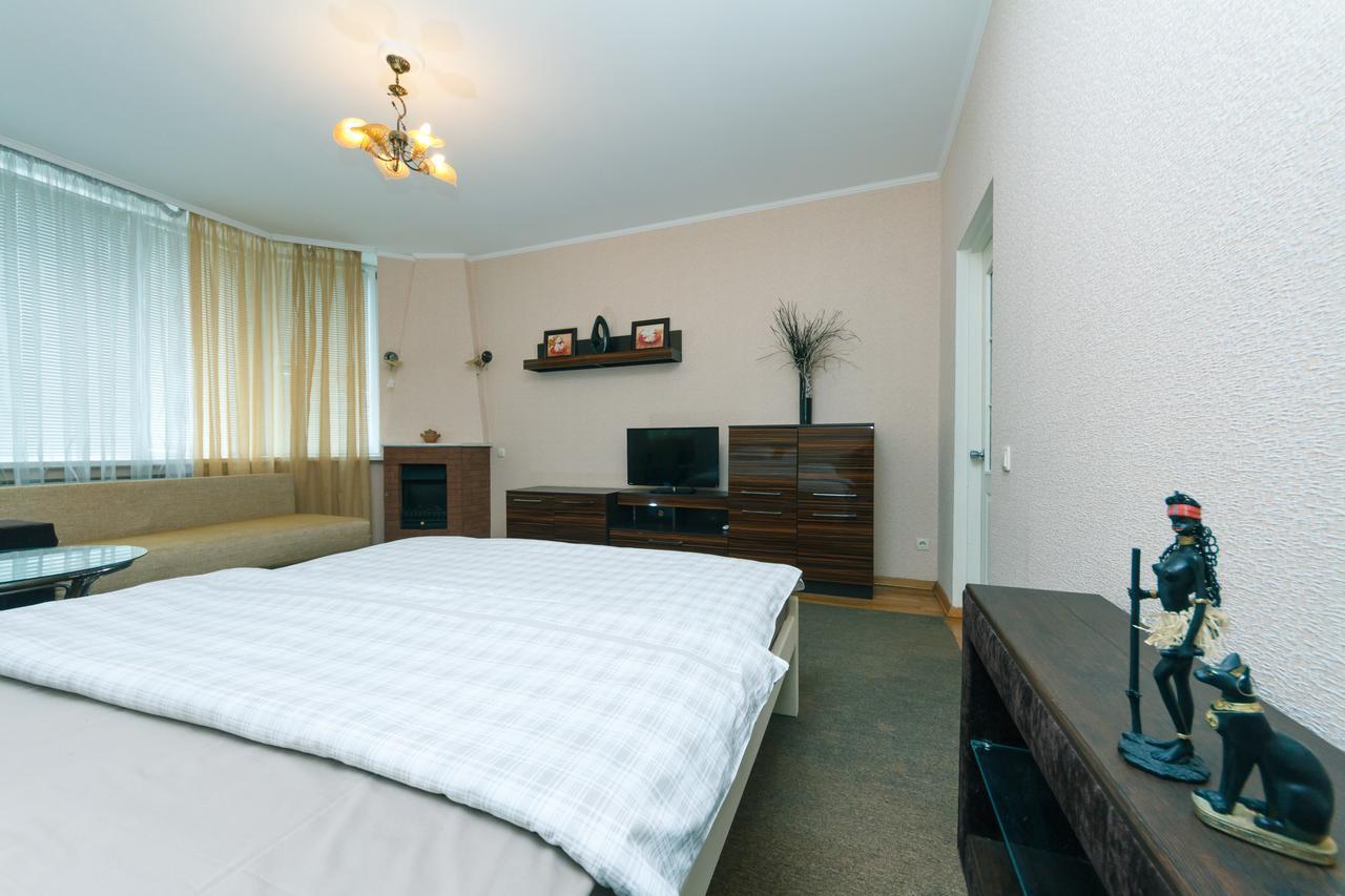 Apartment Poznyaky-Bazhana Kyiv Exterior foto