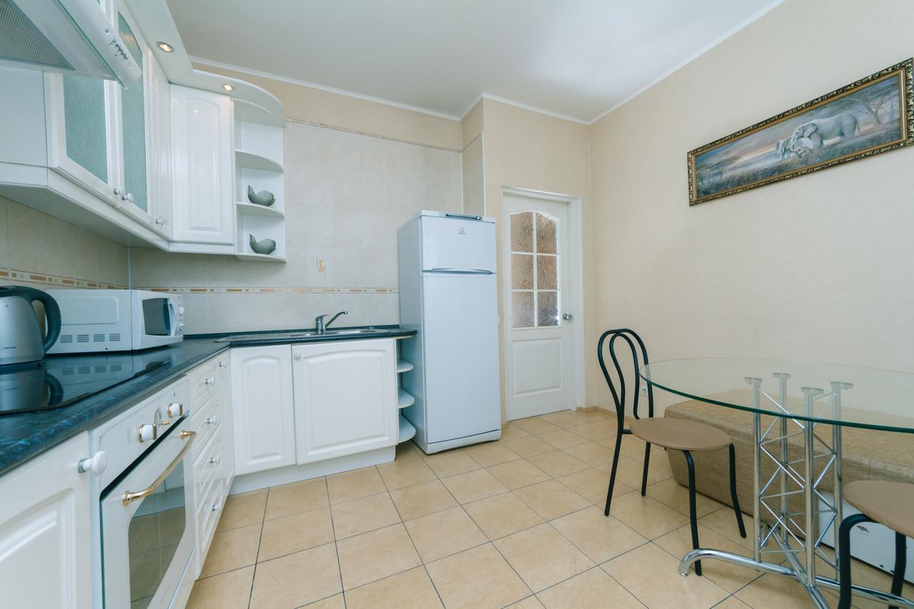 Apartment Poznyaky-Bazhana Kyiv Exterior foto